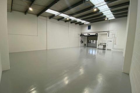 Warehouse to rent, Brooklands Clos Sunbury On Thames TW16 7DX