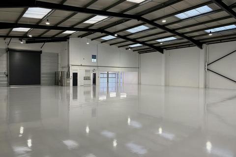 Warehouse to rent, Brooklands Clos Sunbury On Thames TW16 7DX