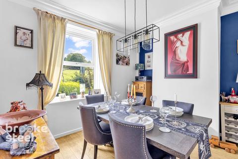 2 bedroom cottage for sale, Chatterton Road