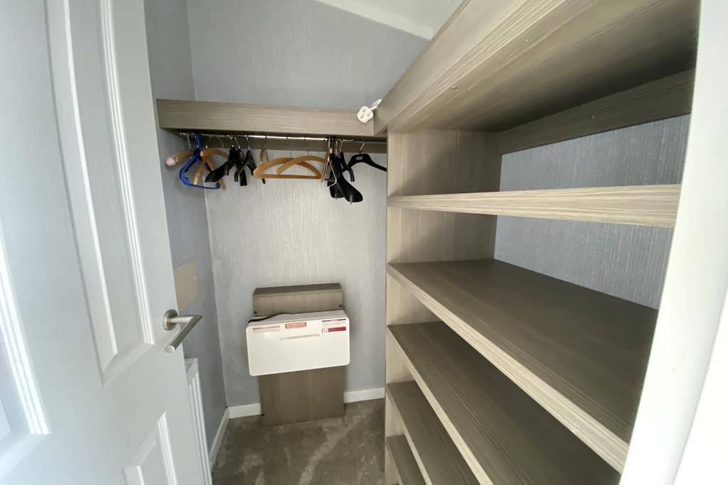 Walk-in Wardrobe