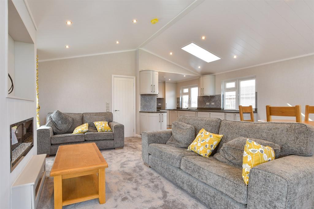 Kitchen/Lounge/ Dining Area