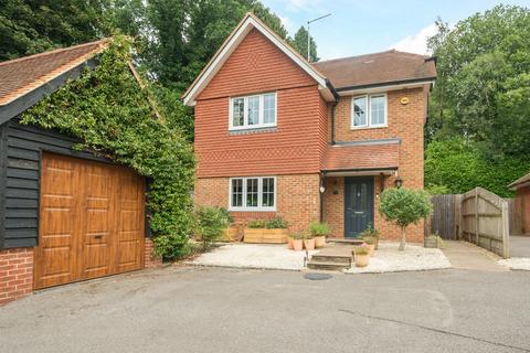 4 bedroom detached house for sale, Tilford Road, Surrey GU26