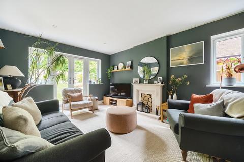 4 bedroom detached house for sale, Tilford Road, Surrey GU26
