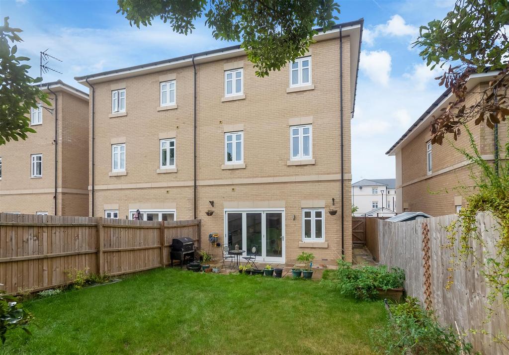 42 Cloister Way-8.jpg