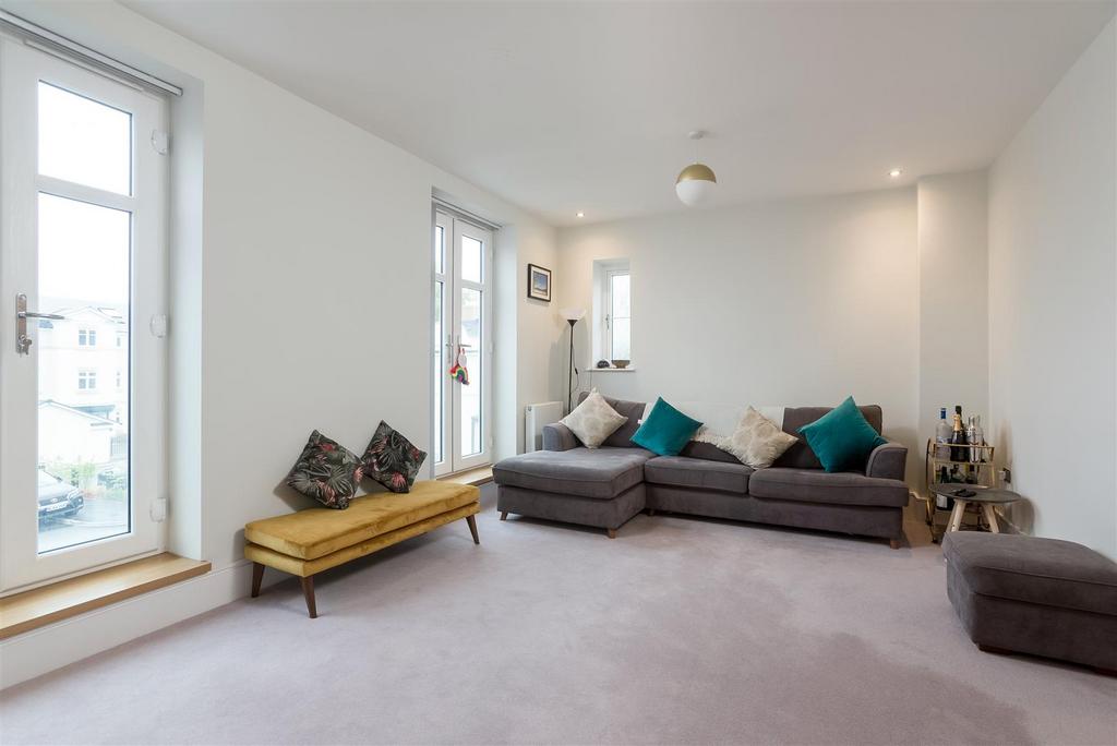 42 Cloister Way-10.jpg