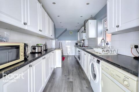 16, Kent View Wennington Road, Wennington, Rainham, RM13 9DT