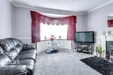 16, Kent View Wennington Road, Wennington, Rainham, RM13 9DT