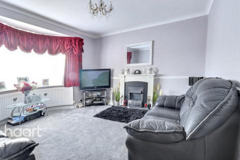 16, Kent View Wennington Road, Wennington, Rainham, RM13 9DT