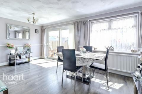 16, Kent View Wennington Road, Wennington, Rainham, RM13 9DT