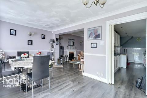 16, Kent View Wennington Road, Wennington, Rainham, RM13 9DT