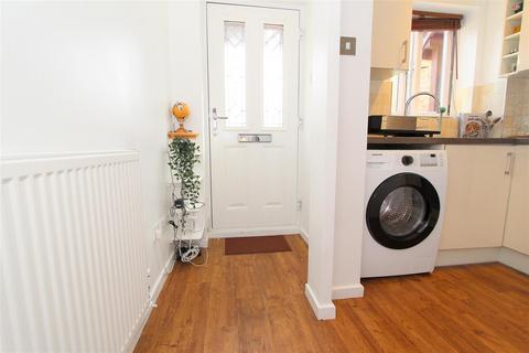 24 Bloxworth Close, Wallington, SM6 7NL