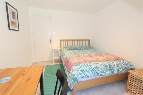 24 Bloxworth Close, Wallington, SM6 7NL