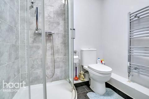3 bedroom terraced house for sale, Victoria Road, Basildon