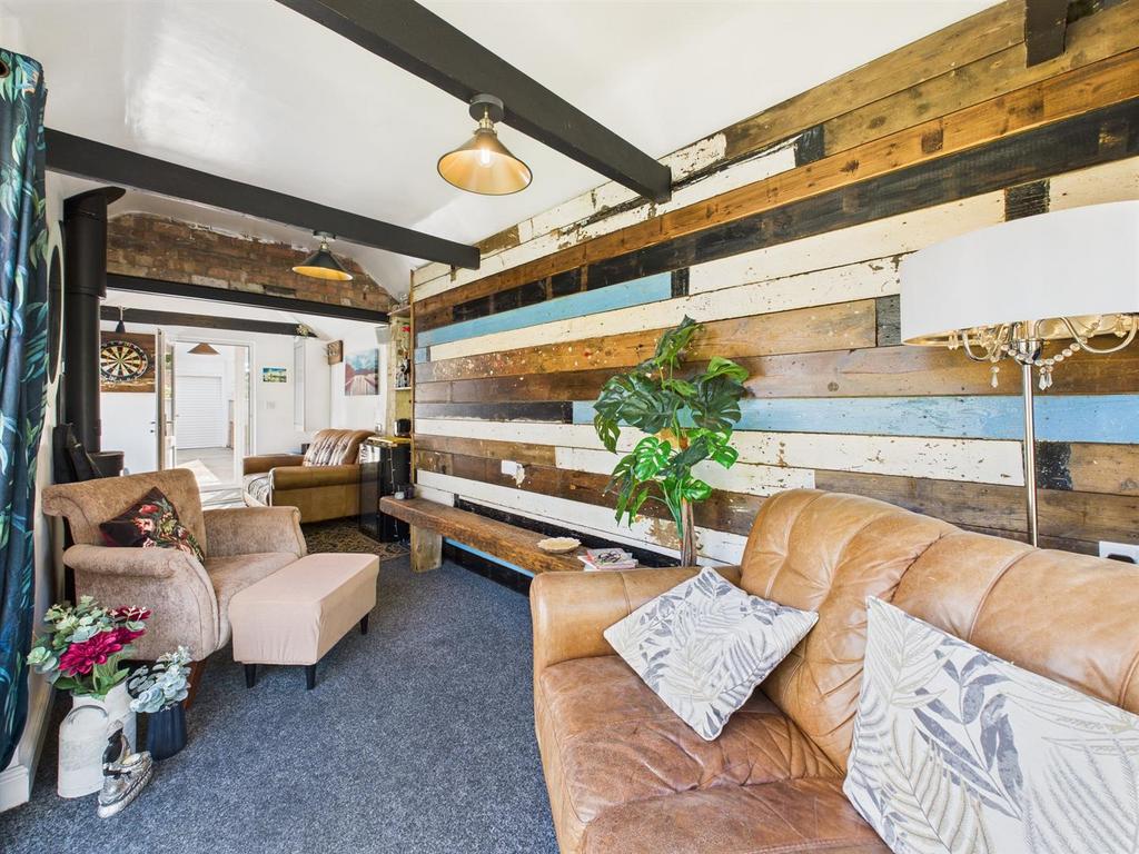Garden Room: