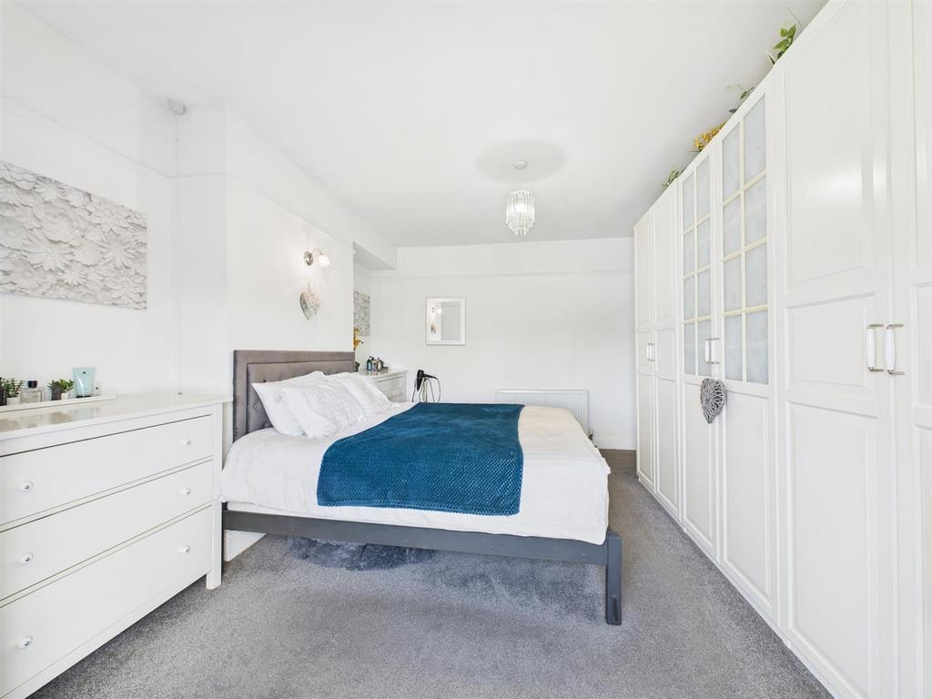 Bedroom: