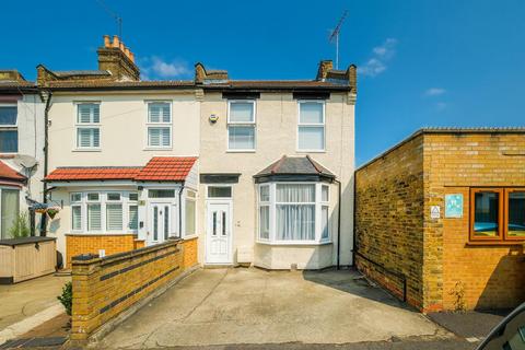 3 bedroom end of terrace house for sale, Sinclair Road, Chingford