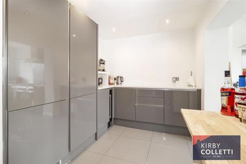 3 bedroom terraced house for sale, Croft Walk, Wormley