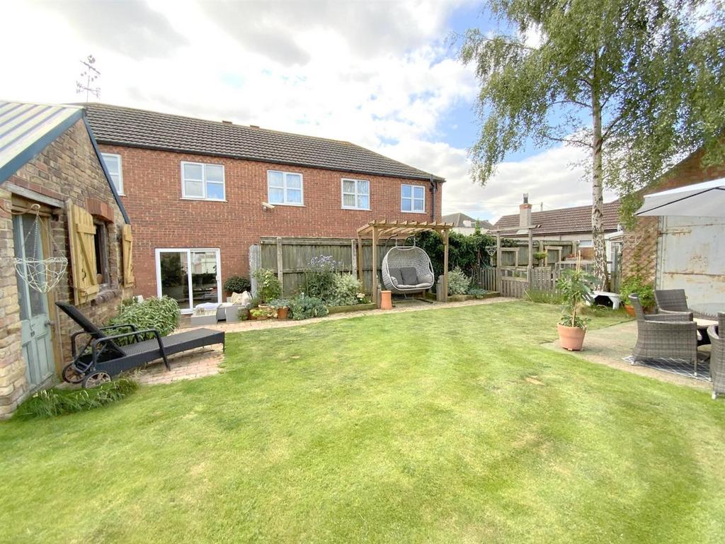 Resized IMG 2700.jpg