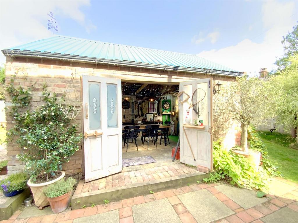 Resized IMG 2682..jpg