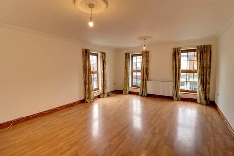 2 bedroom flat to rent, Port Street, Evesham