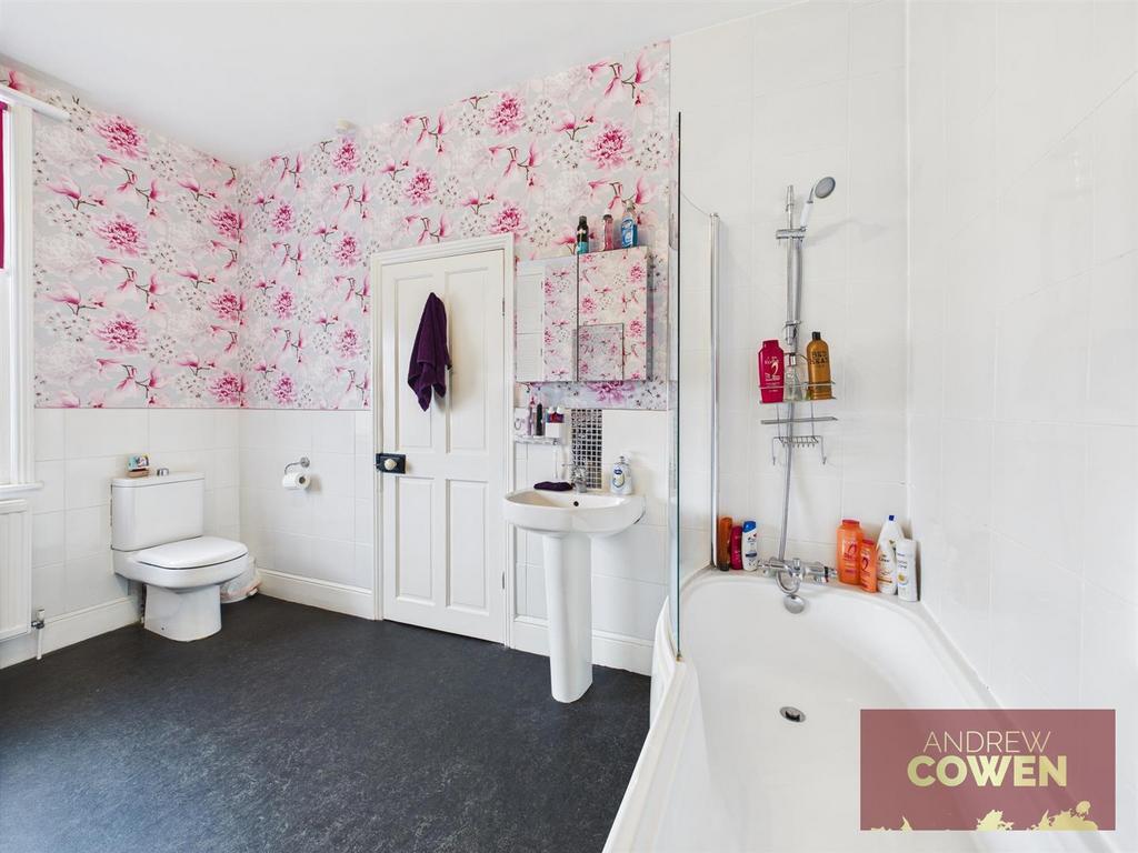 CAM05382 G0-PR0053-STILL033.jpg