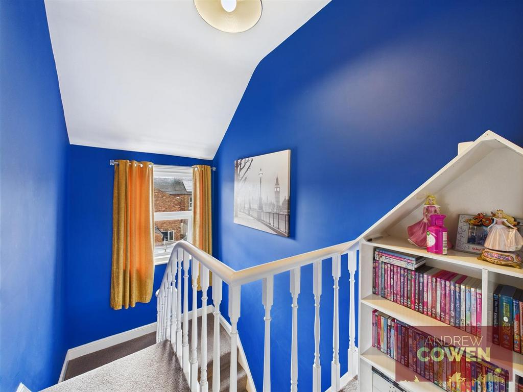 CAM05382 G0-PR0053-STILL040.jpg