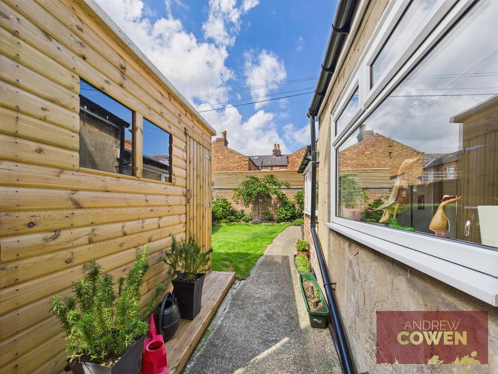 CAM05382 G0-PR0053-STILL015.jpg