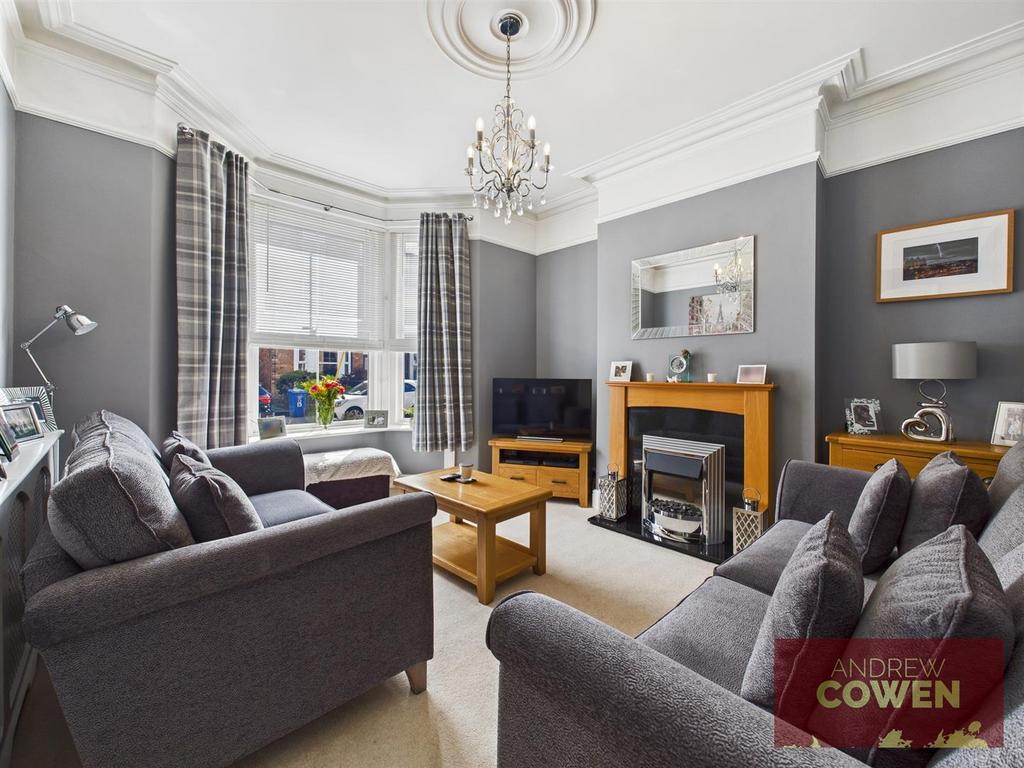 CAM05382 G0-PR0053-STILL004.jpg