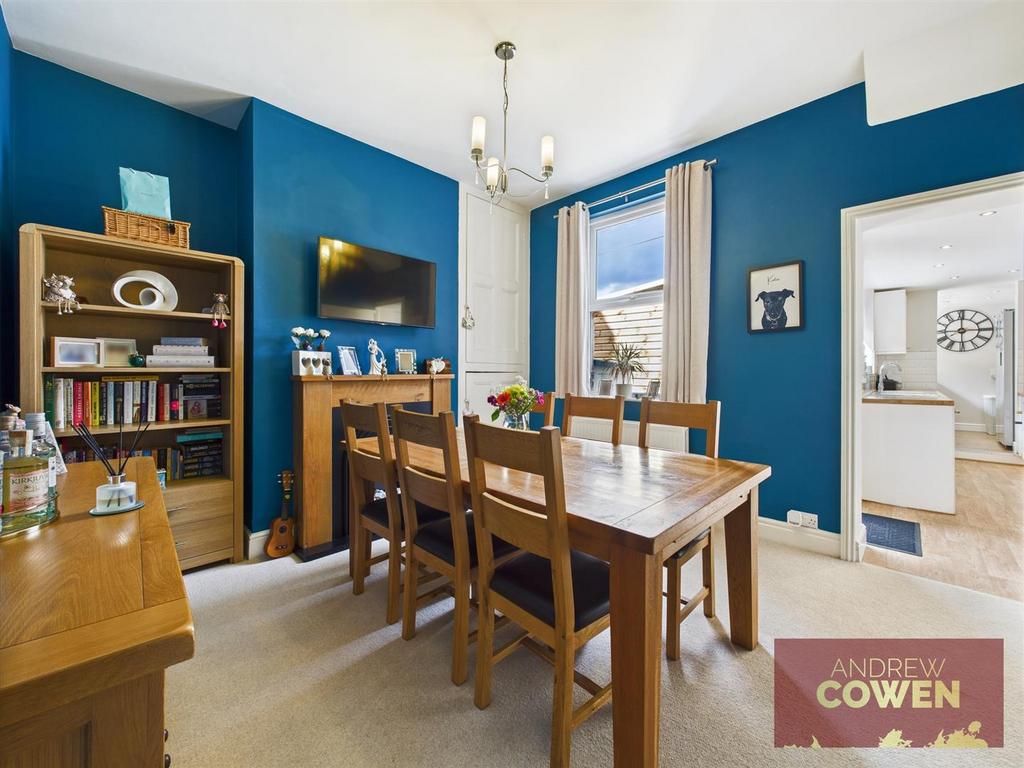 CAM05382 G0-PR0053-STILL025.jpg