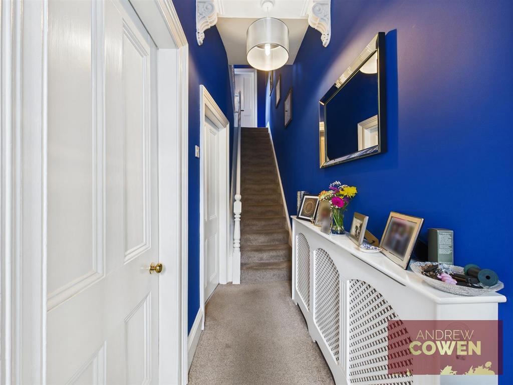 CAM05382 G0-PR0053-STILL002.jpg