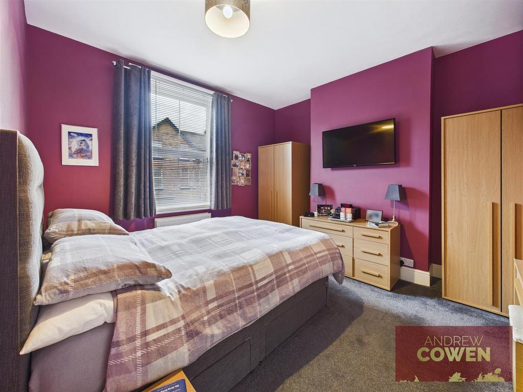 CAM05382 G0-PR0053-STILL038.jpg