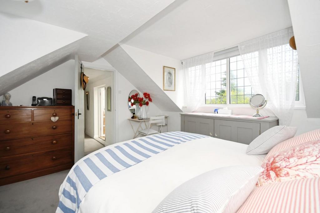 BEDROOM 2 03.jpg