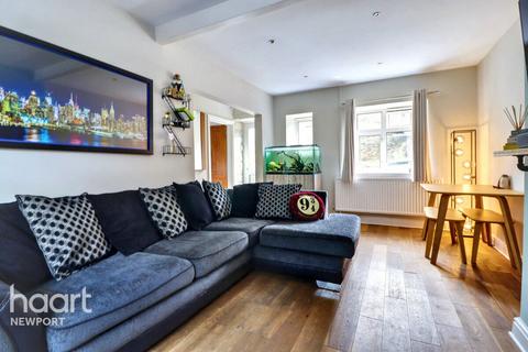 3 bedroom end of terrace house for sale, Penrhiw Terrace, Newport