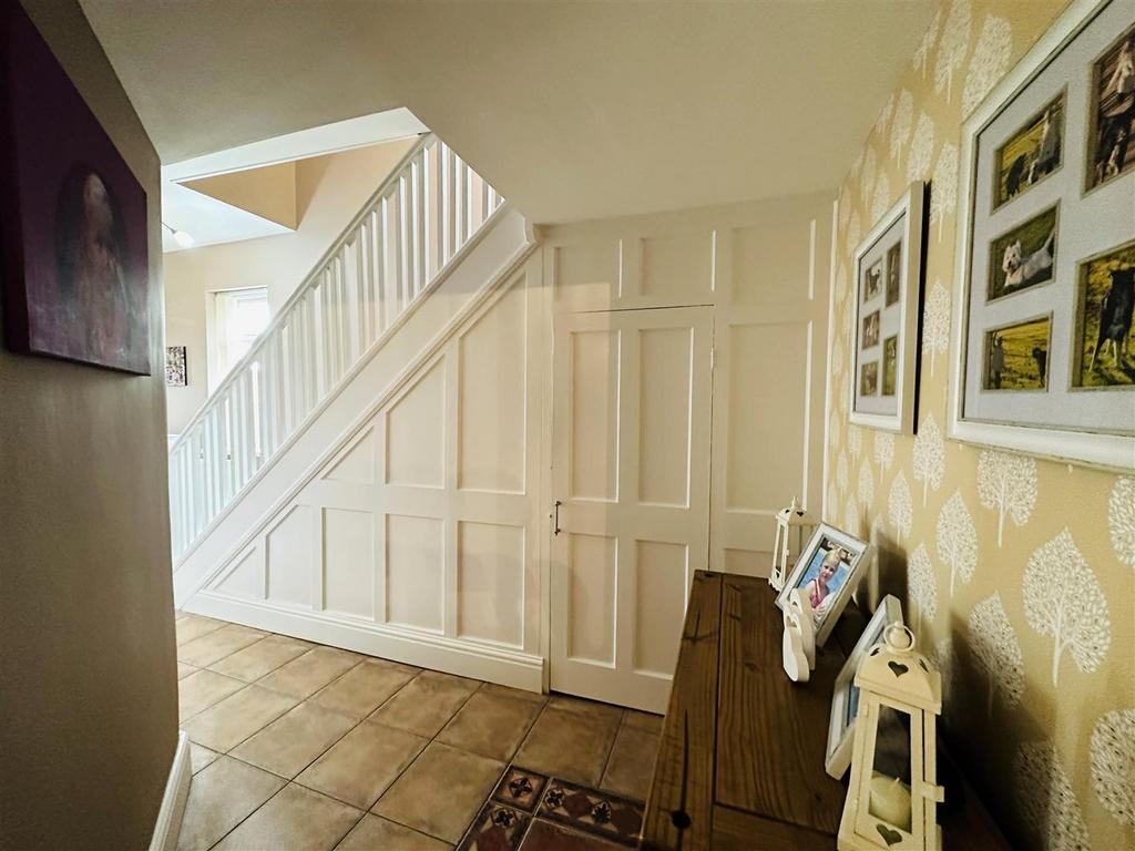 Hallway.jpg