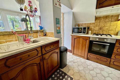 150 Lane Ends, Oakworth, Keighley, BD22 7PR