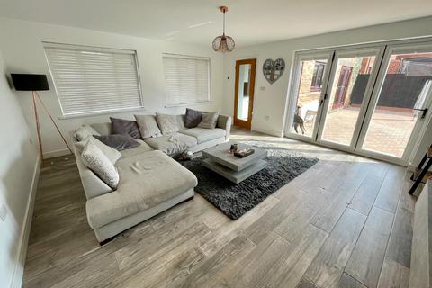 16 Lippitts Hill, Luton, LU2 7YN