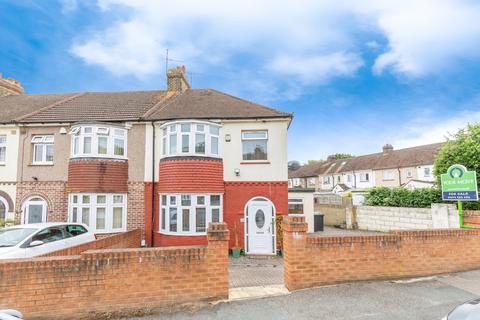 3 bedroom end of terrace house for sale, Abbey Road, Kent DA12