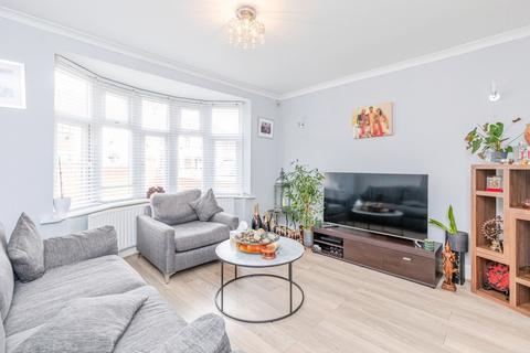3 bedroom end of terrace house for sale, Abbey Road, Kent DA12