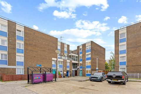 4 bedroom flat to rent, Exmoor House, Gernon Road, London