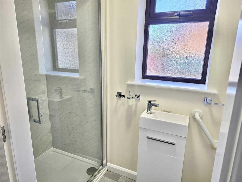 En suite shower room