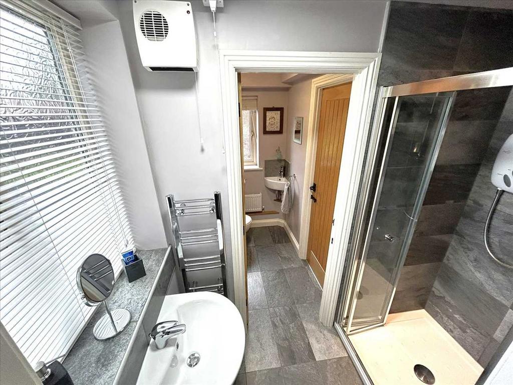 En suite shower room