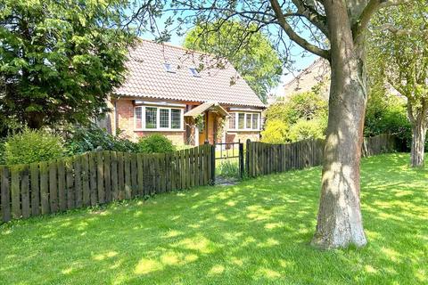 4 bedroom detached house for sale, Vale View, Thornton Road, South Kelsey
