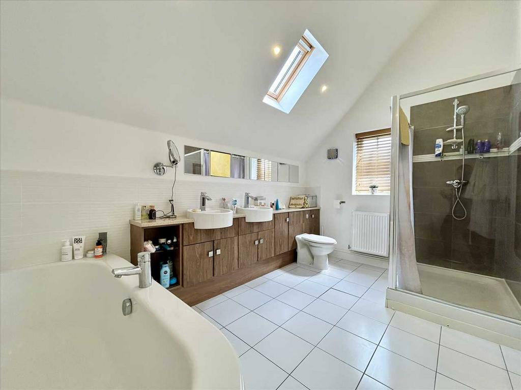 En suite bathroom