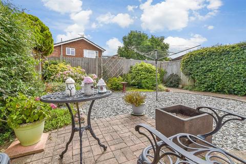 3 bedroom semi-detached house for sale, Reeves Close, Staplehurst, Tonbridge, Kent