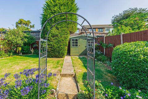 2 bedroom semi-detached bungalow for sale, Eastwood Park Drive, Leigh-on-sea, SS9