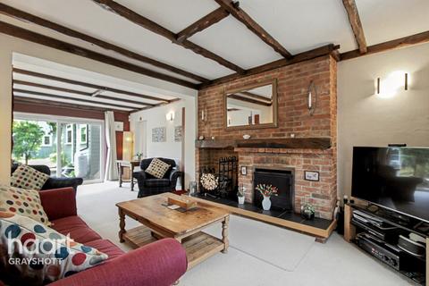 4 bedroom detached house for sale, Golf Lane, Bordon