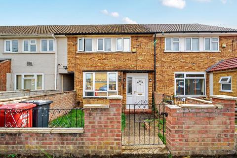 31 Romsey Close, Slough, SL3 8PE