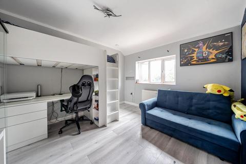31 Romsey Close, Slough, SL3 8PE