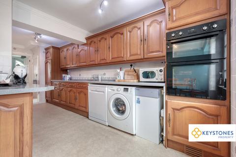 3 bedroom semi-detached house for sale, Carter Drive, Romford, RM5
