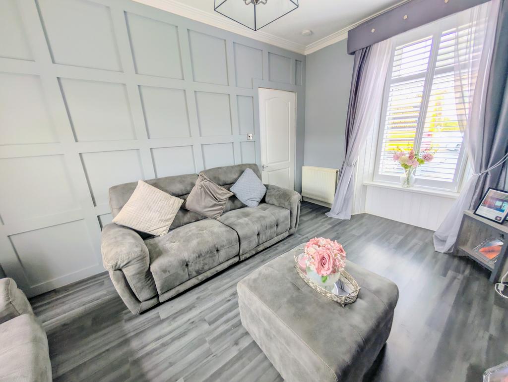 Living Room/Bed 3